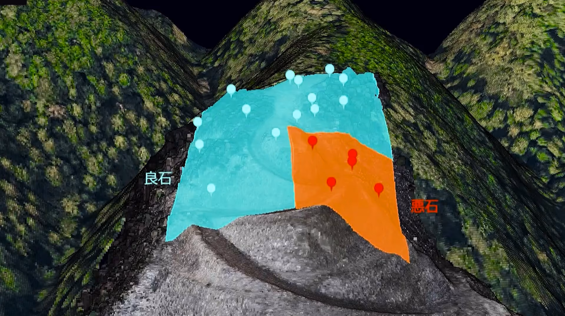 地形データに現場図面や注釈を重ねた画面