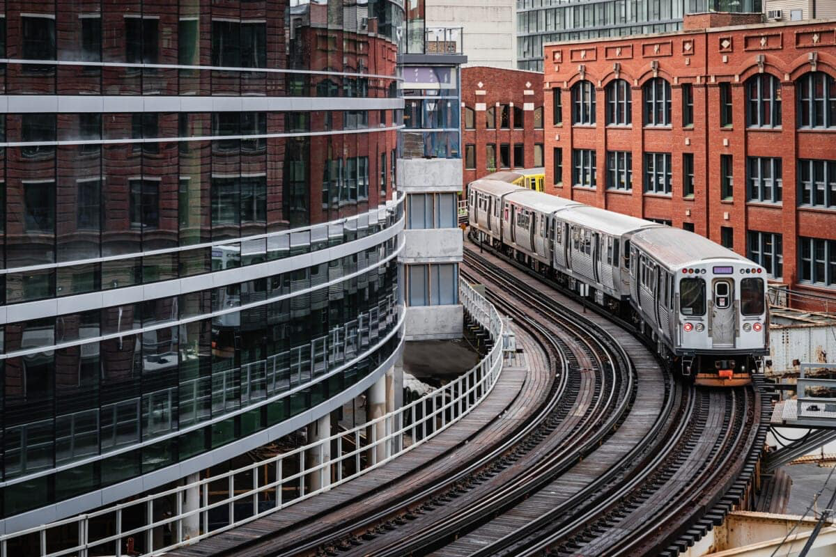 Chicago L train elevated transit