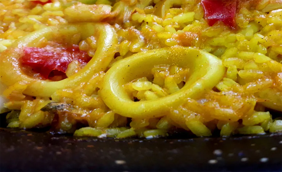 Foto von einer Paella marinera, von uns gekocht für einen Event
