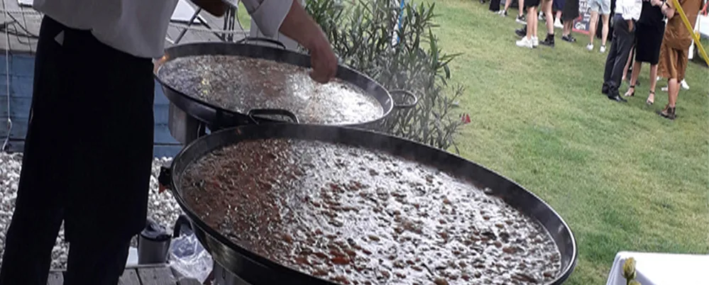 Paella Live gekocht für einer Sommerparty eines Hotel-Kette in Treptow 