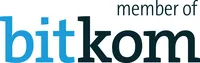 Logo der Organisation Bitkom mit Schriftzug in Blau und Schwarz.