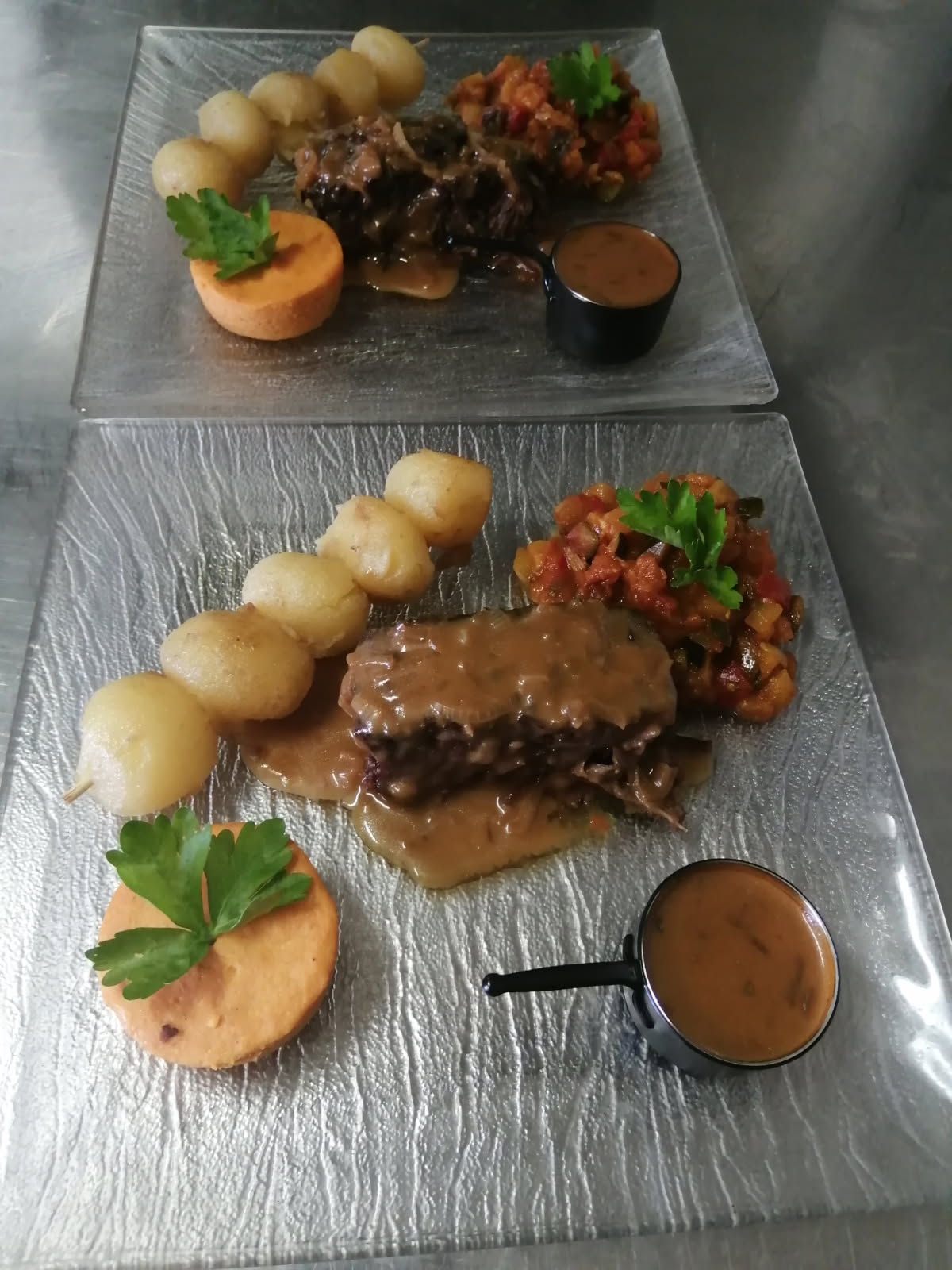 Buffet présenté par la croix des landes