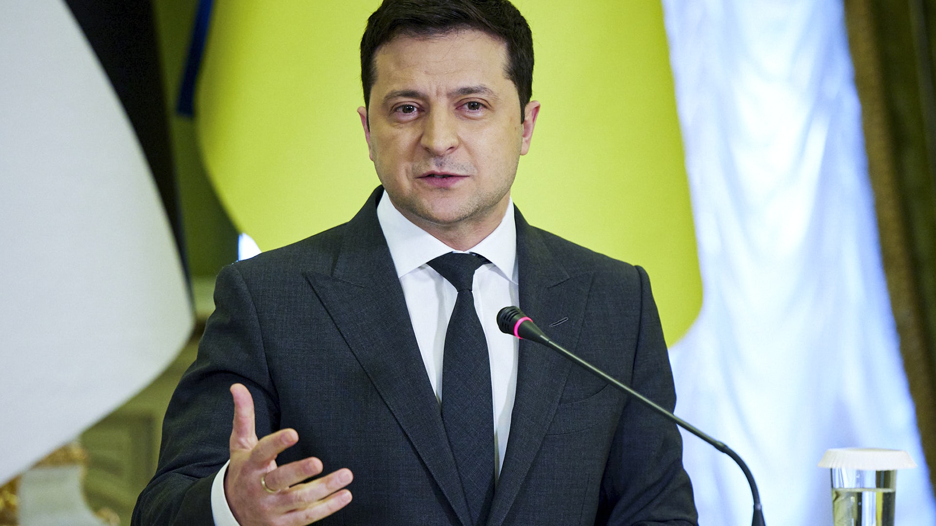 澤連斯基的哀鳴仍無法喚醒蔡英文