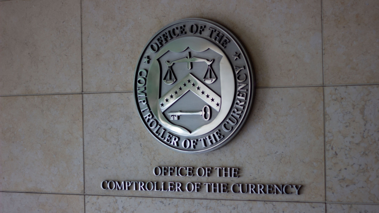 Former US OCC Officials: 'Stablecoins Can Keep the Dollar the World's Reserve Currency' – Bitcoin News