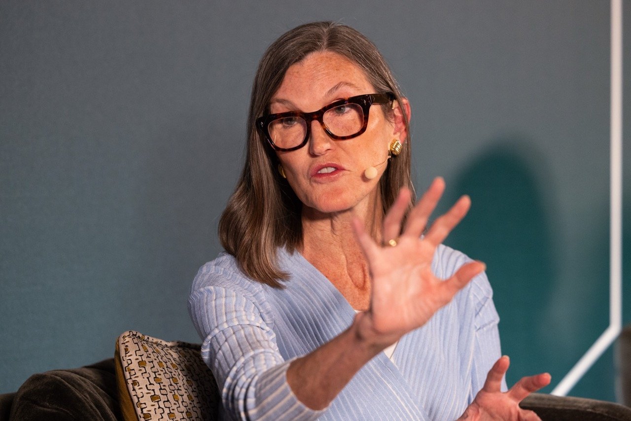 1 Popular Cryptocurrency Cathie Wood's Ark Invest Sees Surging 1,823% | The Motley Fool