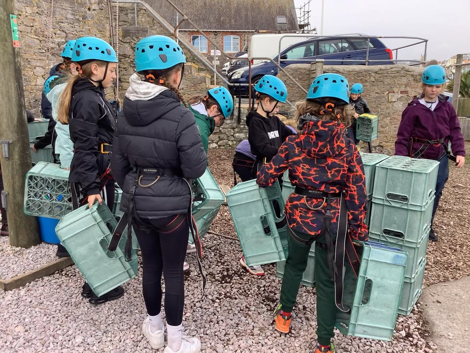 `440552545807076_122188496444529417