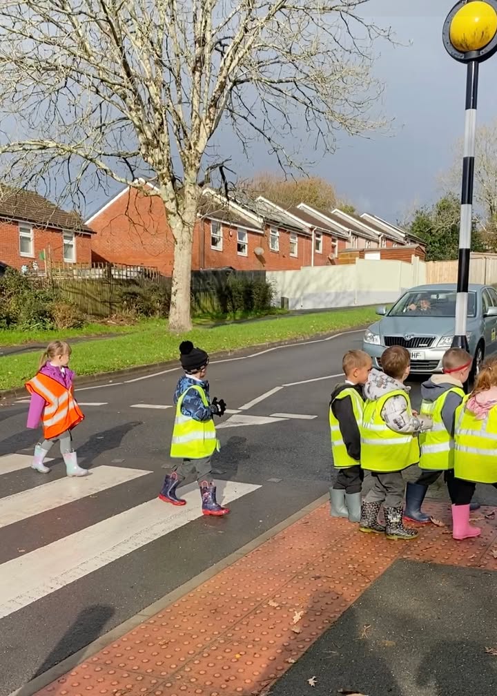 `440552545807076_122190678848529417