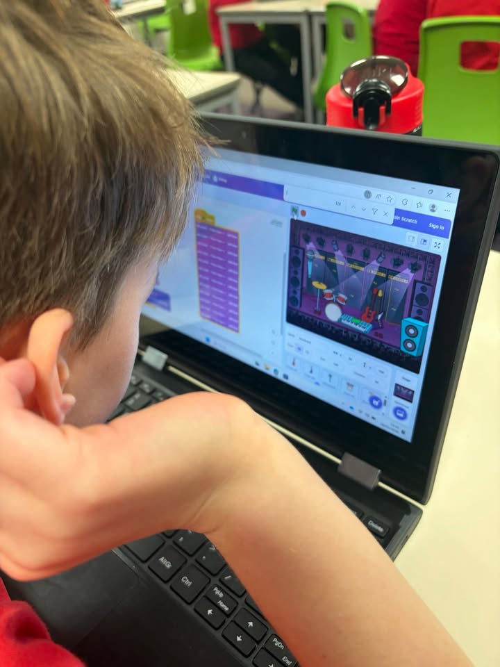 `440552545807076_122200823168529417