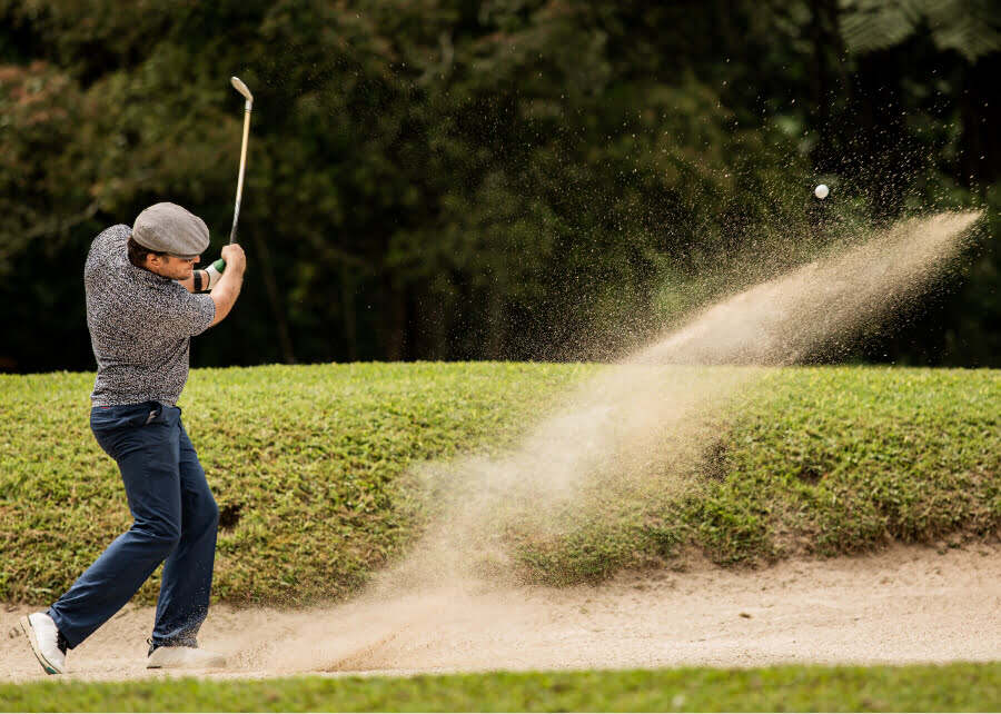 Man Play Golf