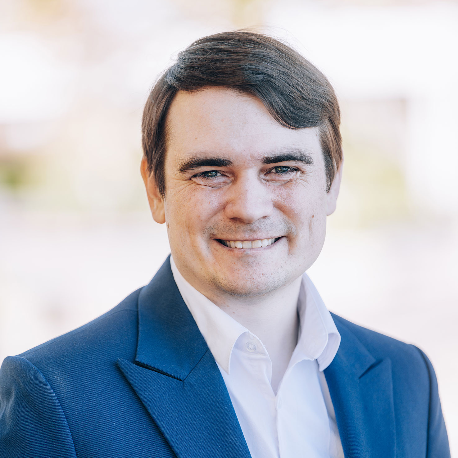 Headshot of Kenneth Thornburgh