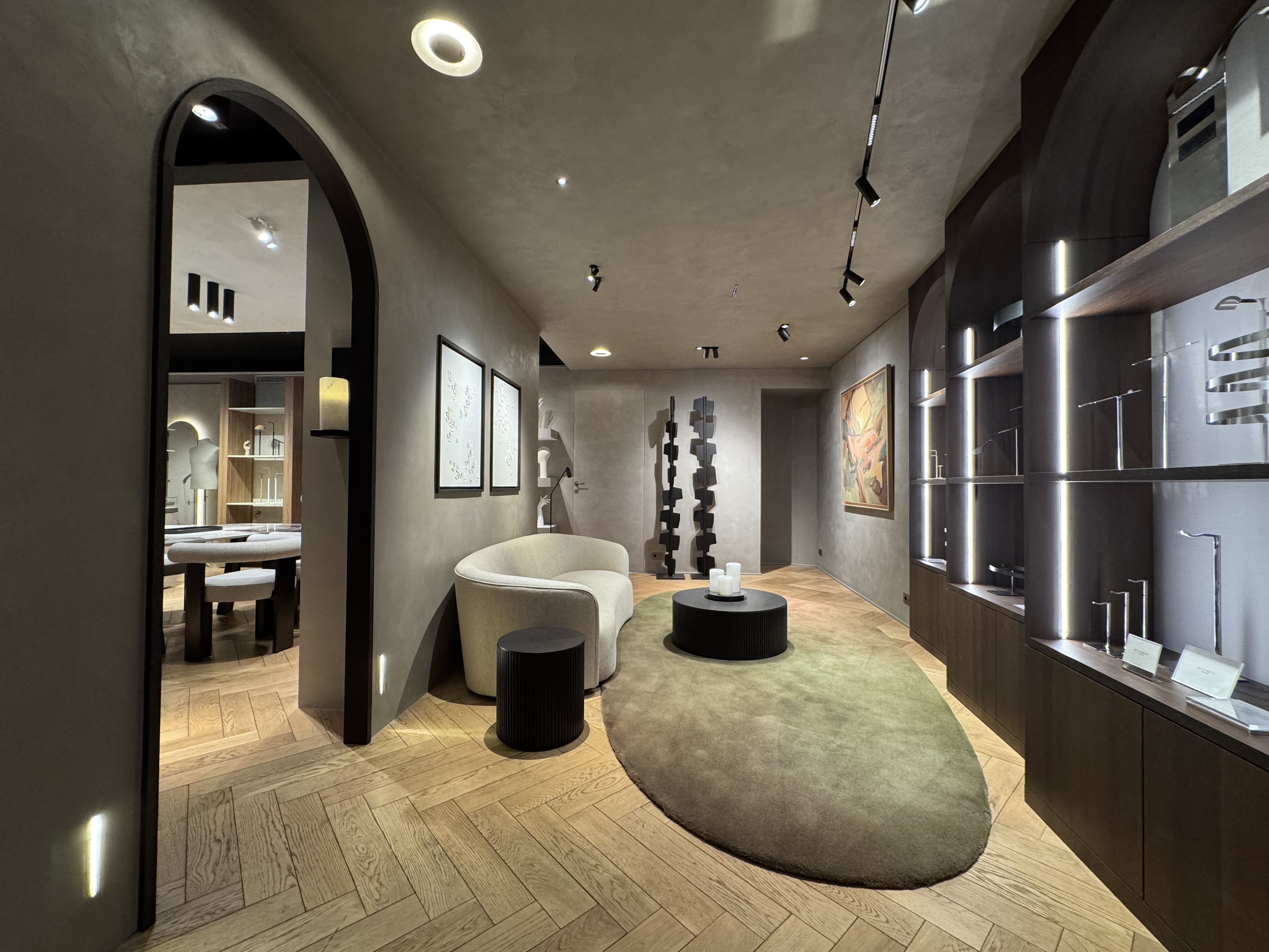 showroom updisplay