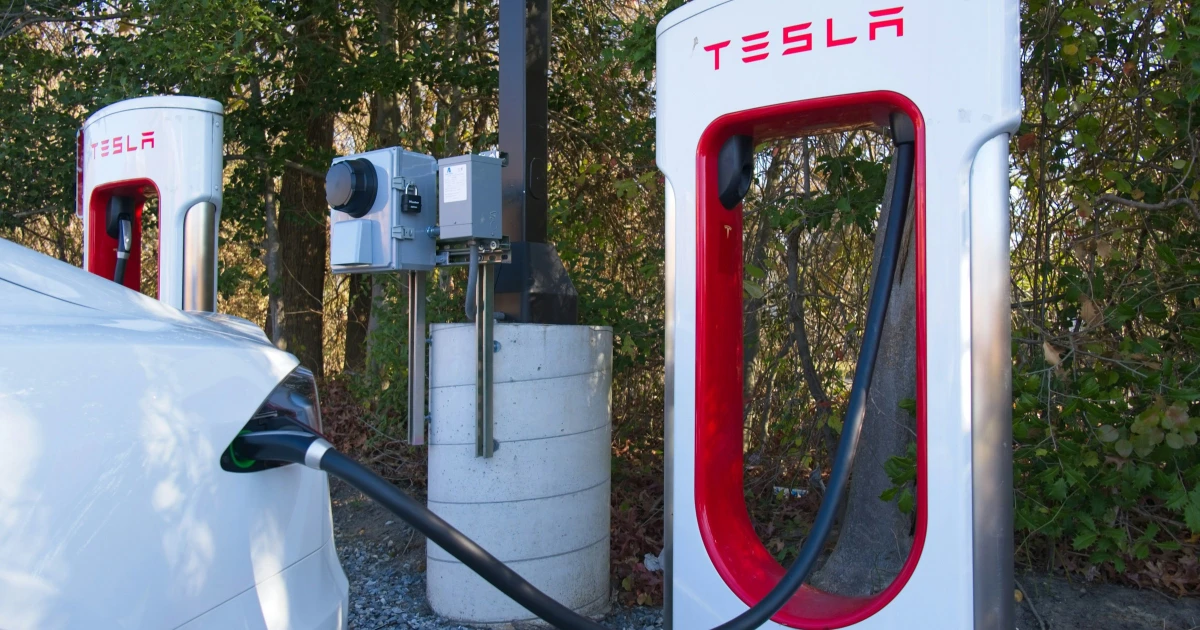 Musk Announces $16.5 Billion Chip Supply Deal Between Tesla and Samsung Electronics