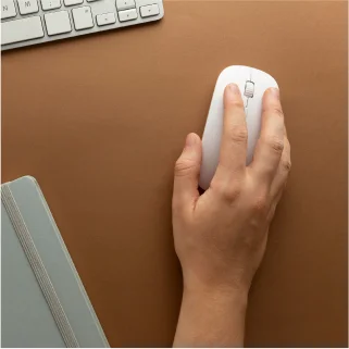 Person holding a phone