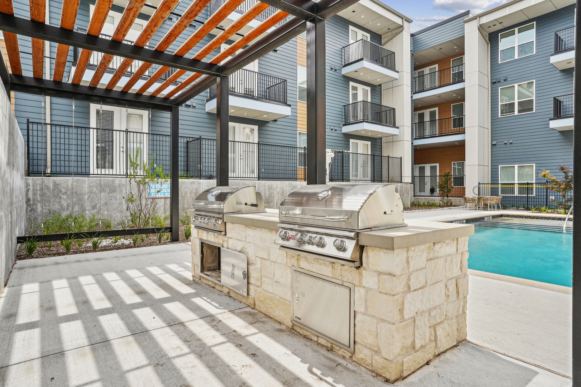Luxury Apartment Garland - Garland Apartment for Rent | The Draper - Luxury Apartment Living With Covered Parking Options