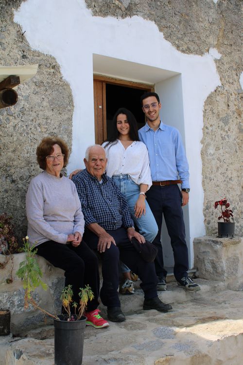 3 generations of Olive oil