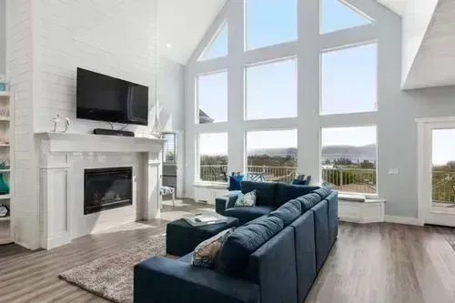 Bear Lake Bluffs Living Room