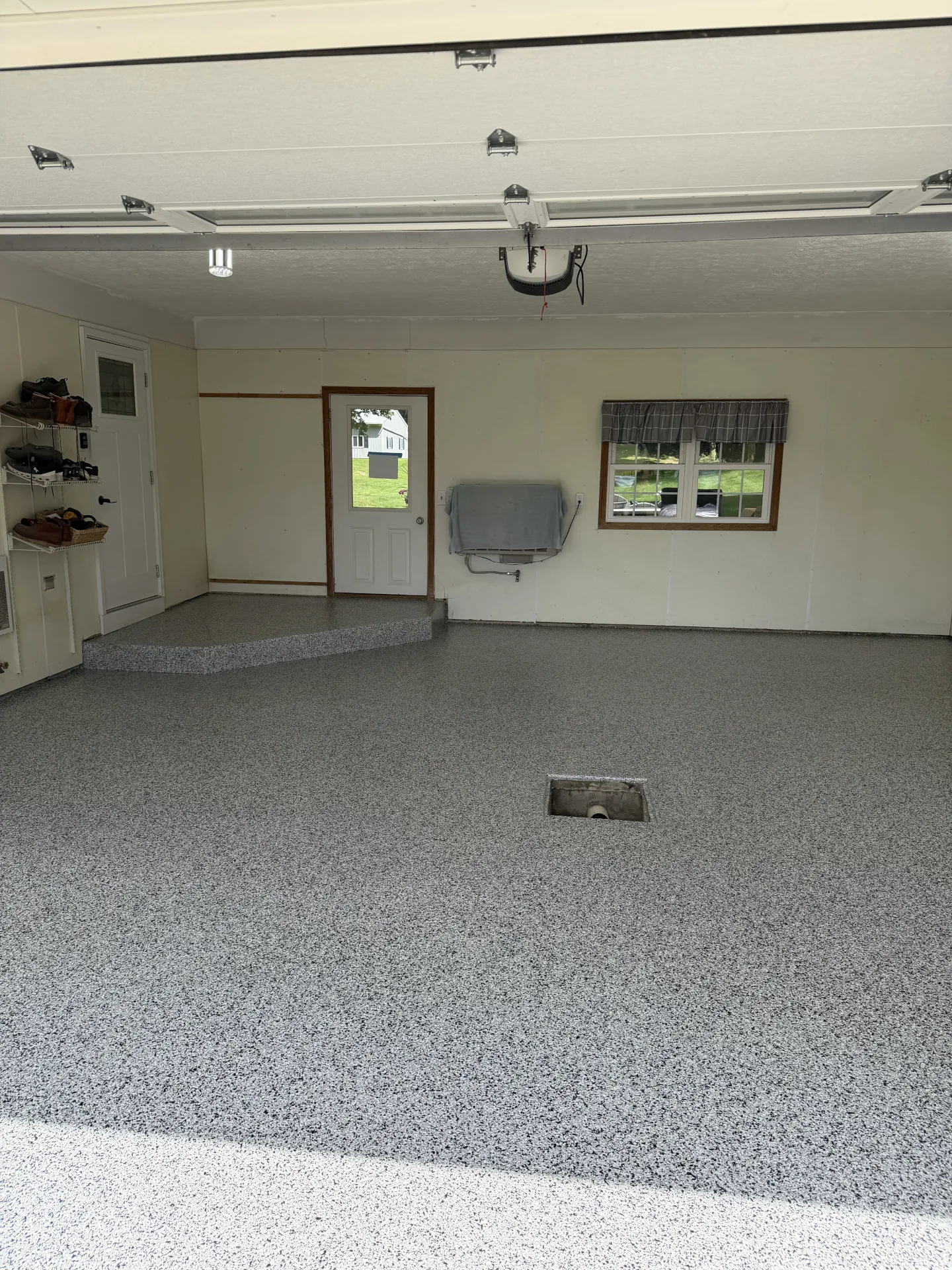 Domino decorative flake garage floor coating in Sugarcreek, Ohio