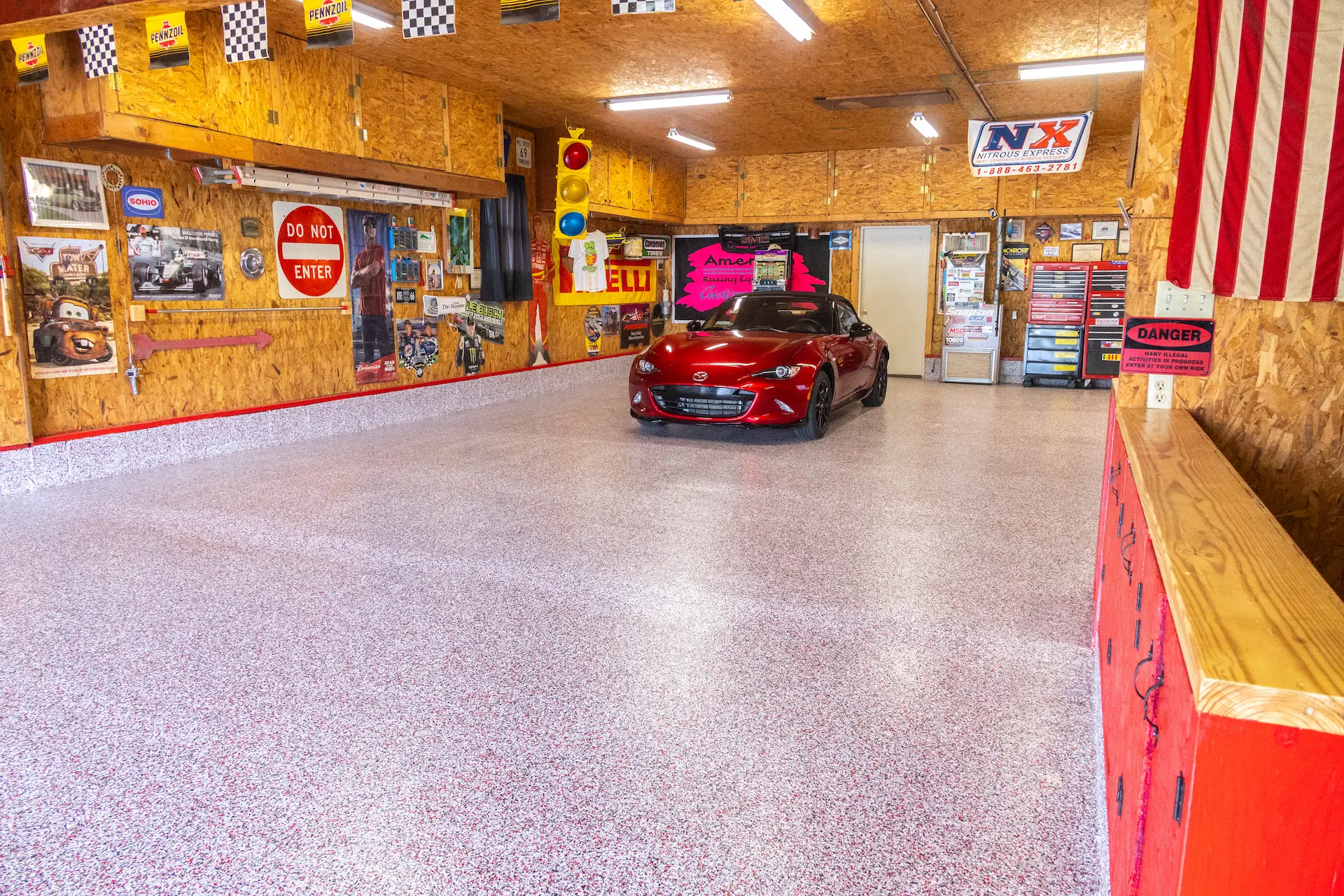 Choosing a Garage Floor Coating for Ohio Winters: Epoxy vs. Polyaspartic
