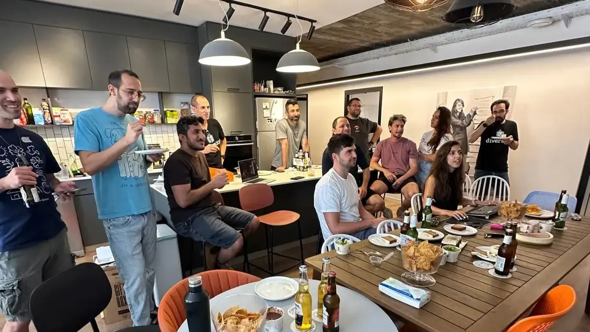 diversion team playing on devrun() game