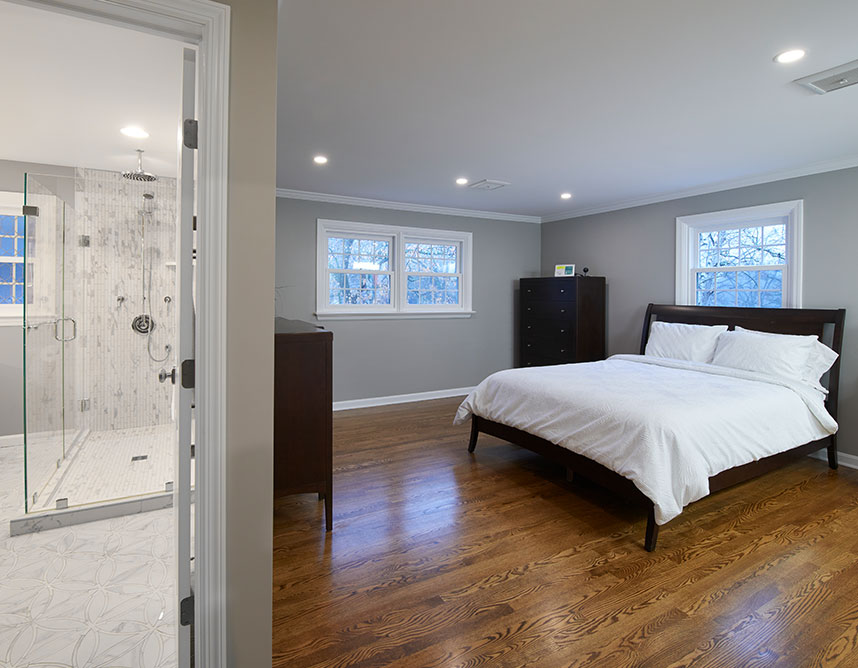 a picture of a cozy bathroom with warm lighting