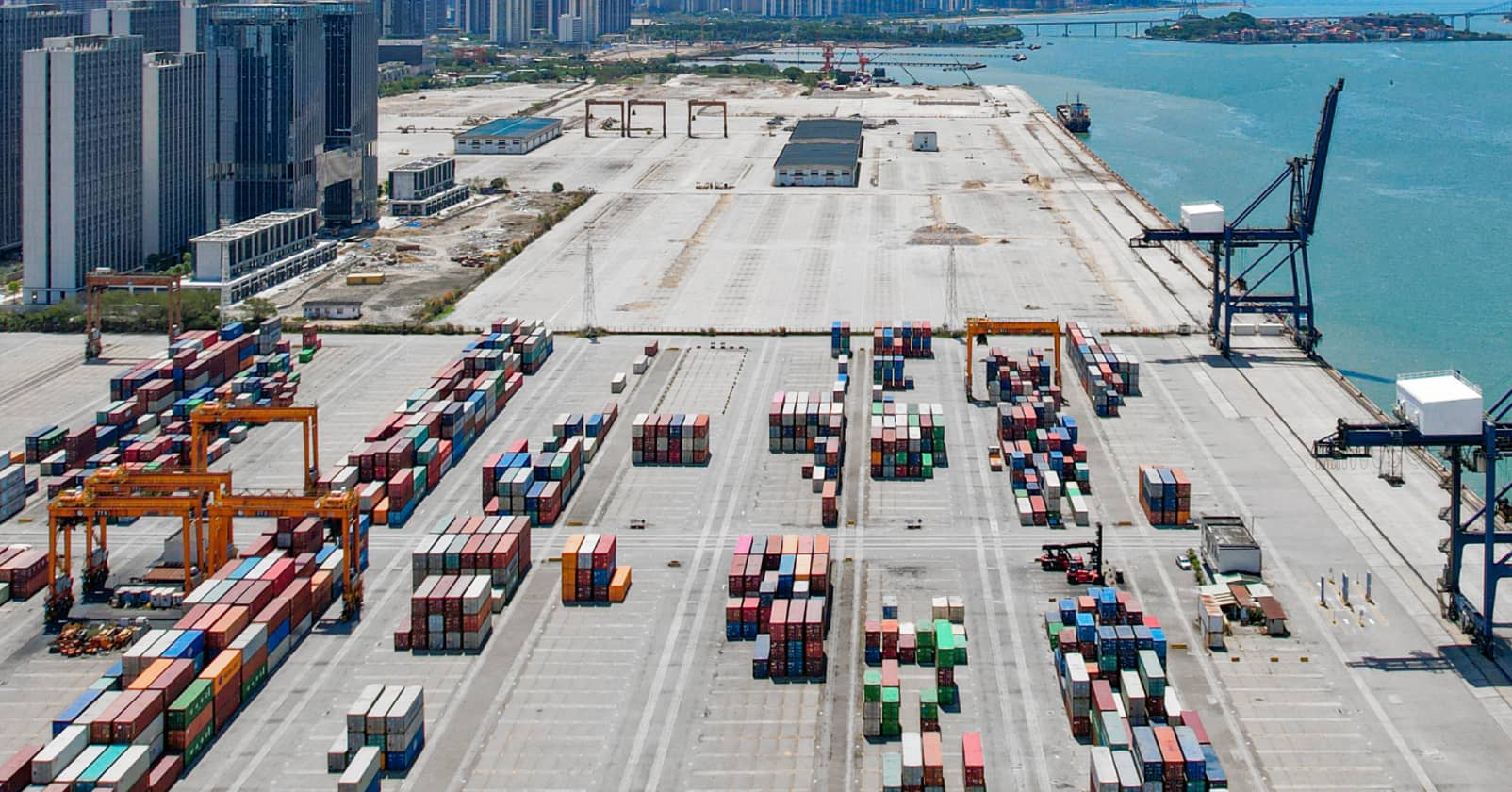 Figure And Caption - Cargo X Webflow Template