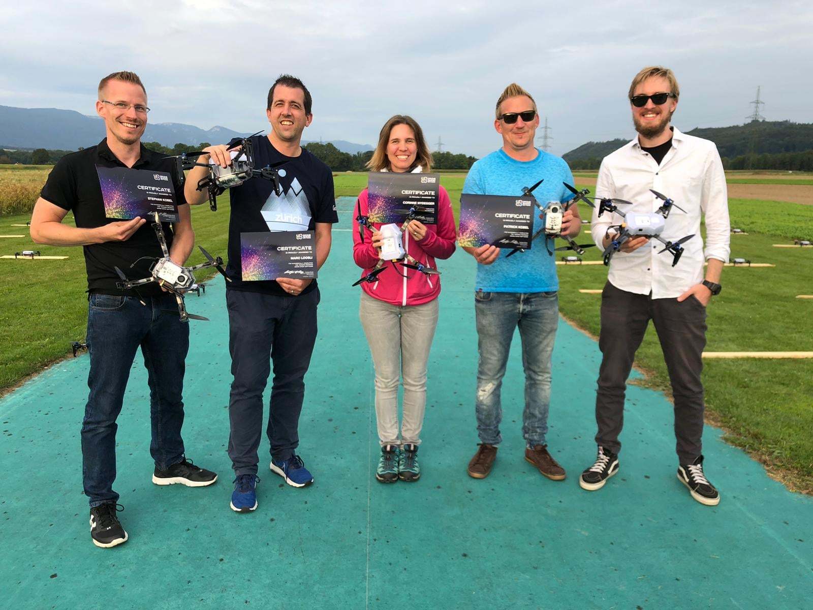 Graduación de la formación en software Drone Show - Swiss Drone Show AG.