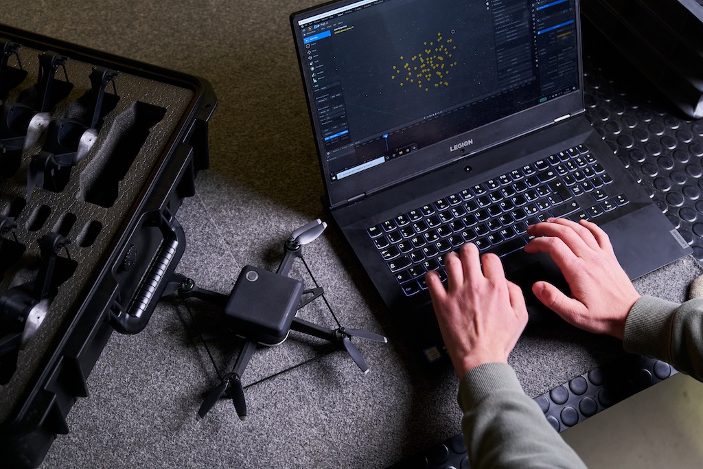 SPH Engineering y Flyfire sincronizan tecnologías para espectáculos de enjambres de drones