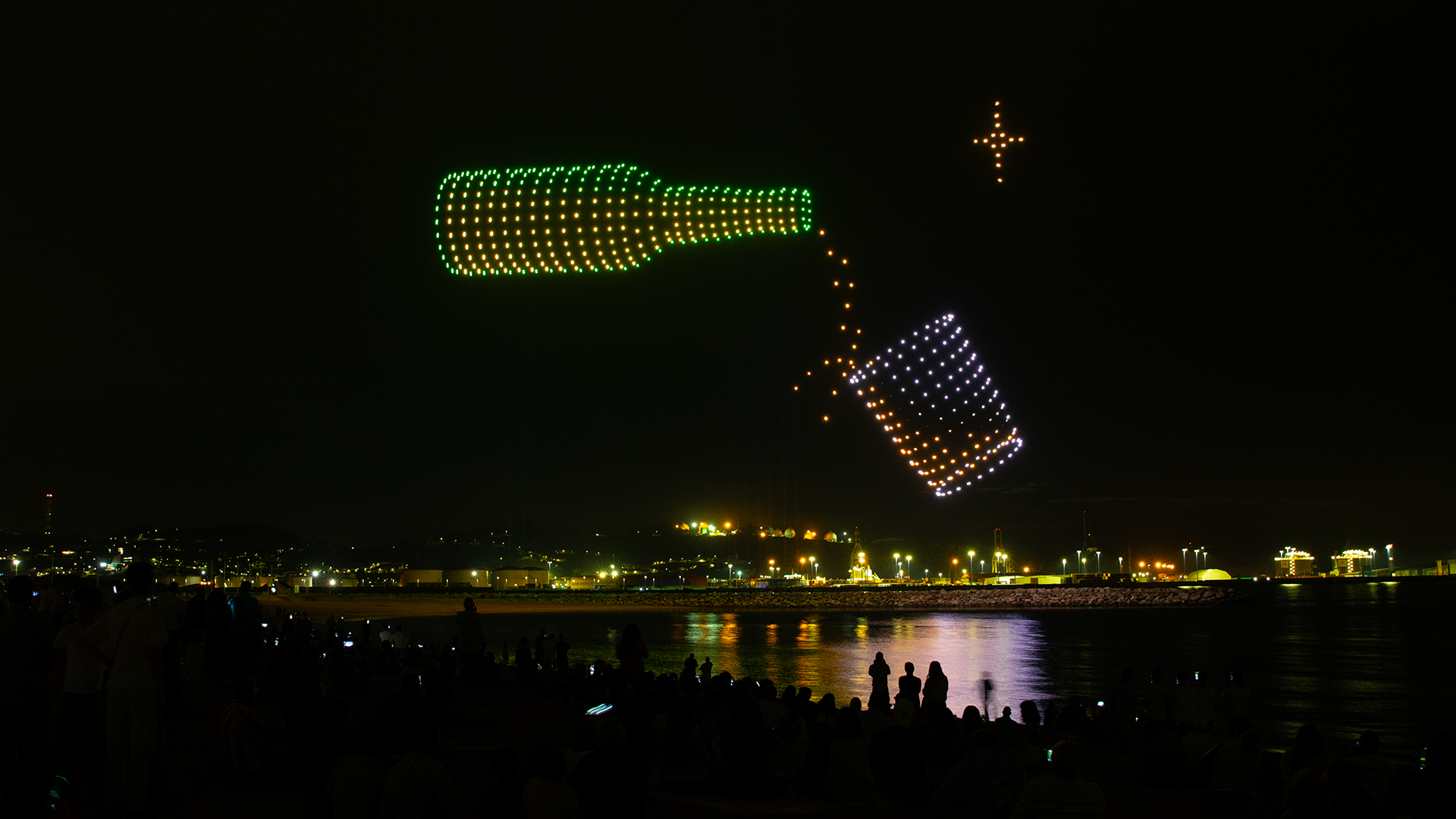 Flock Drone Art – 500 drones light up the sky at Gijón Festival 2025 