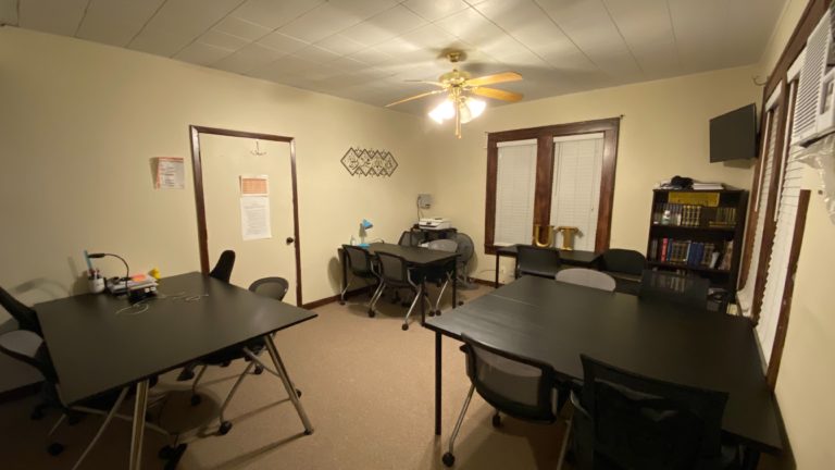 Brothers’ Study Space at Nueces Mosque