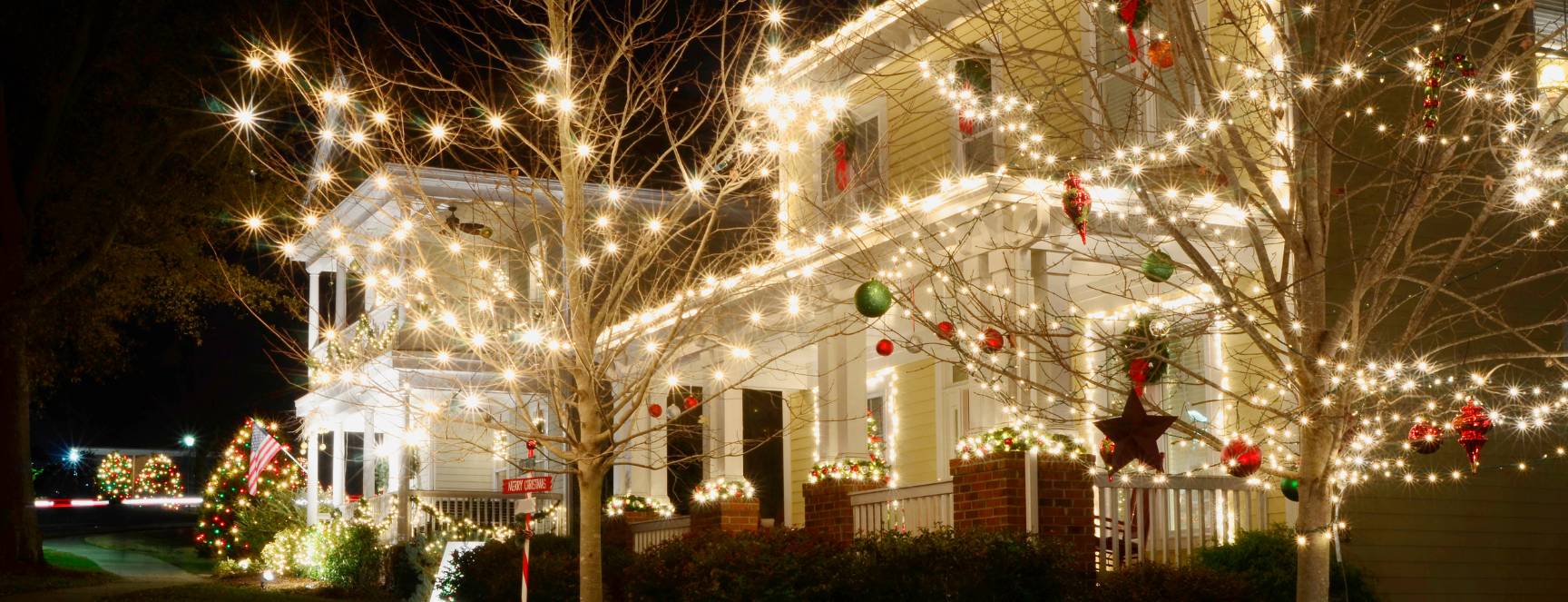 Image of professionally installed Christmas lights on a beautiful house