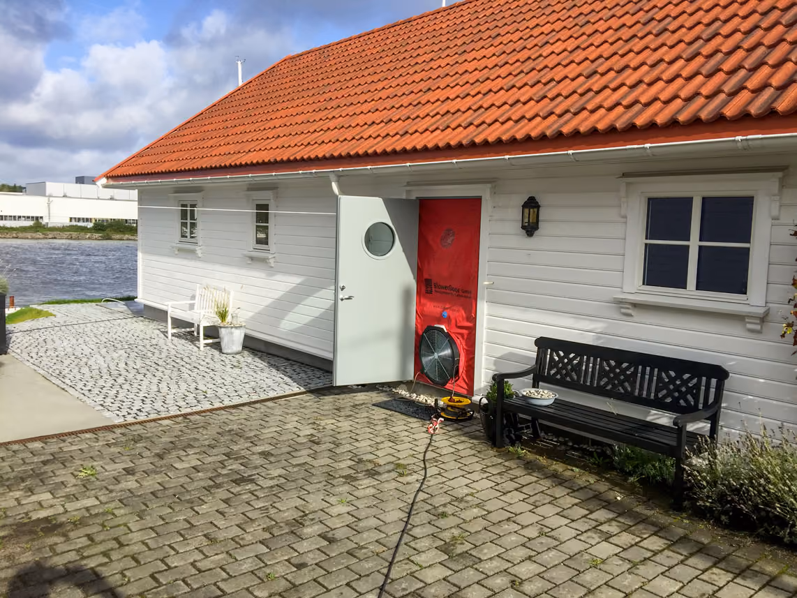 Trykktesting av ny enebolig i Fredrikstad
