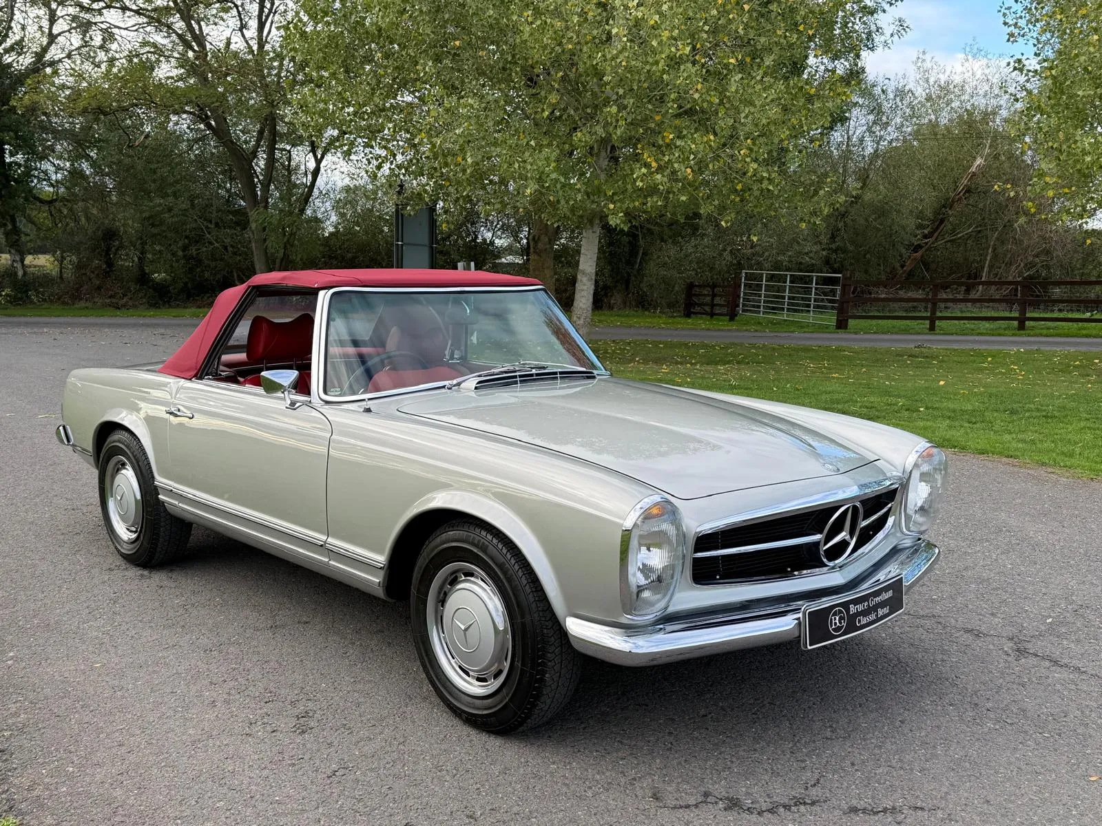 1969 MERCEDES-BENZ W113 280...