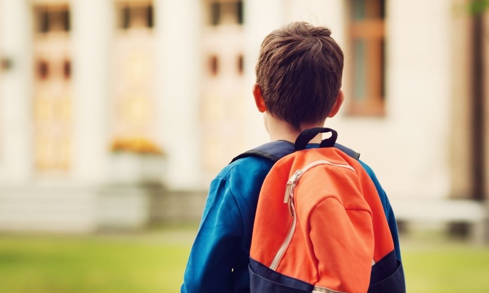How To Properly Fit a Child's Backpack