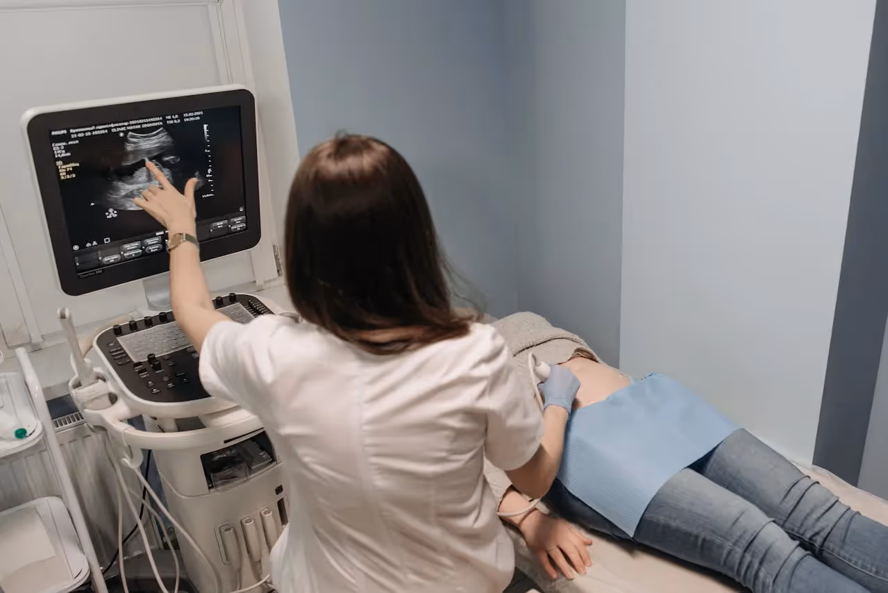 Ultrasound tech vs sonographer