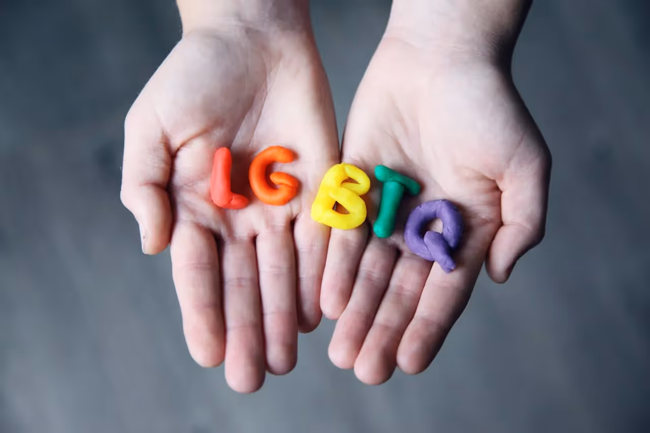 Apply LGBTQ scholarships