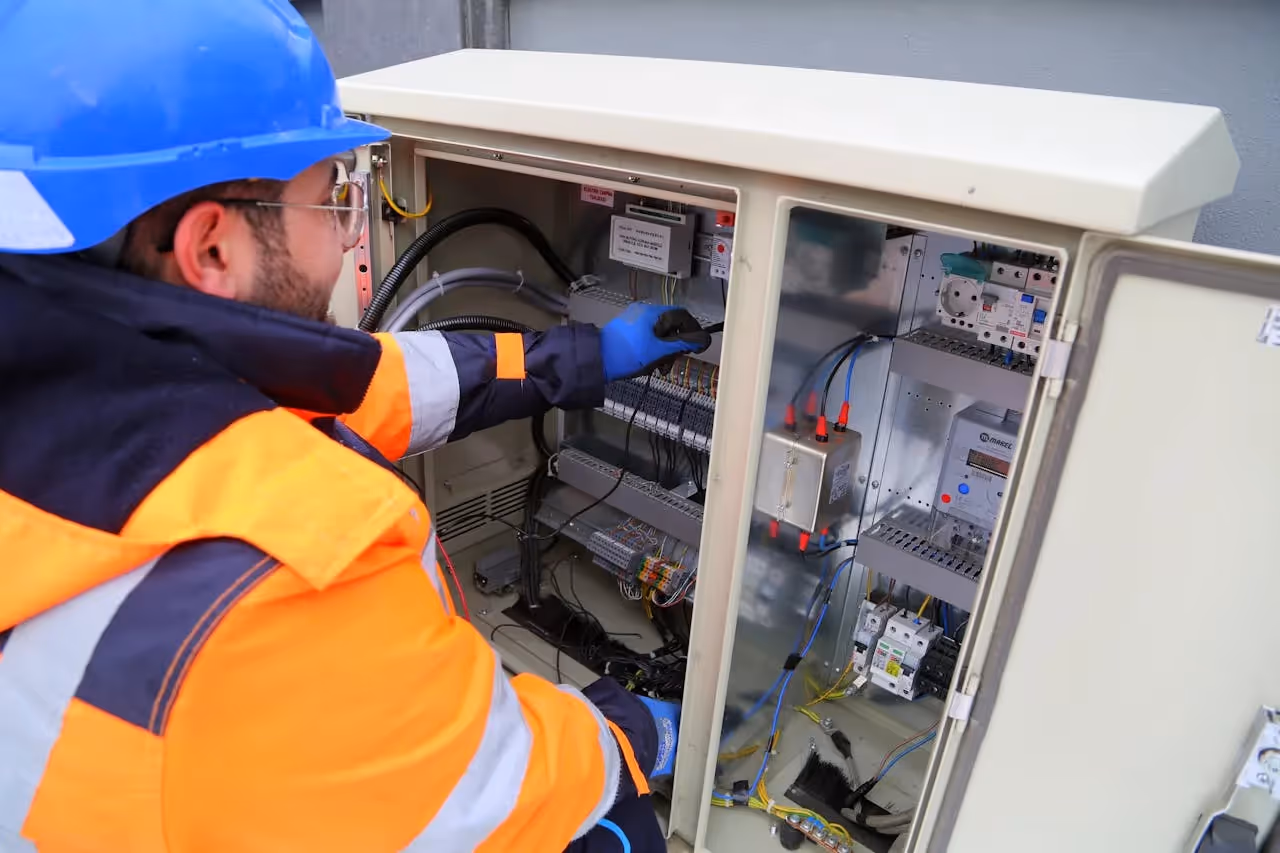 Electrician trade benefits