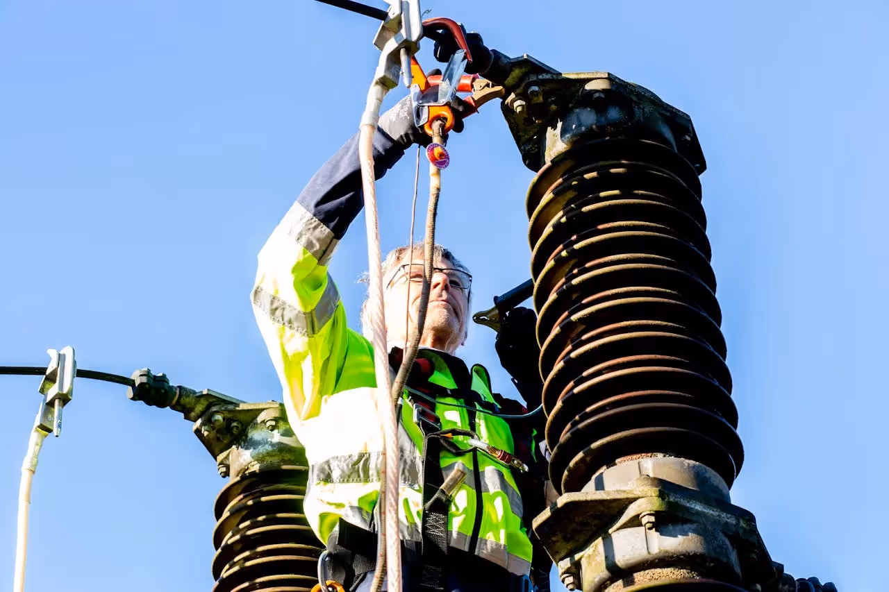 Electrician school length