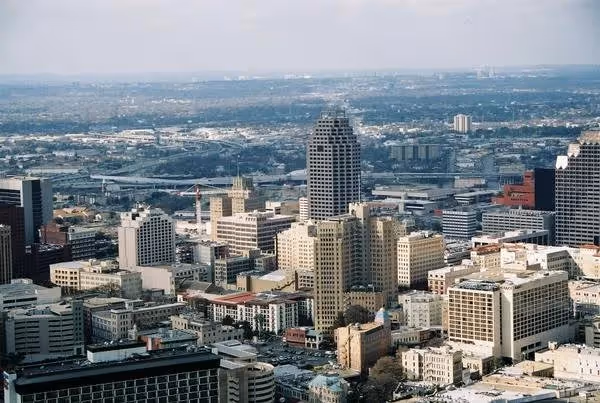 San Antonio colleges online vs on-campus options