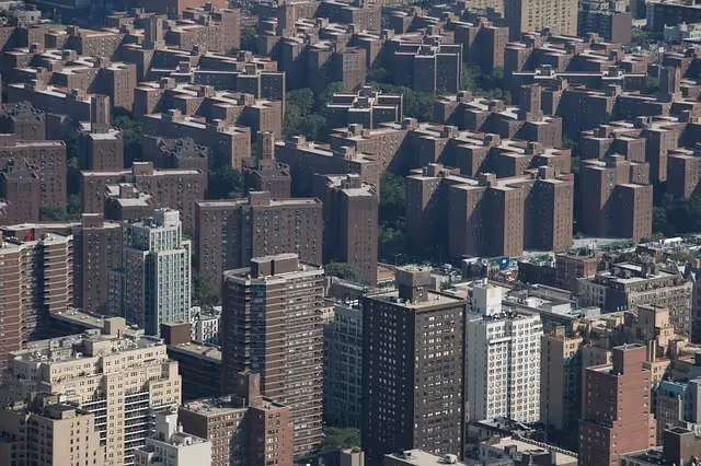 Bronx colleges programs costs campus life.