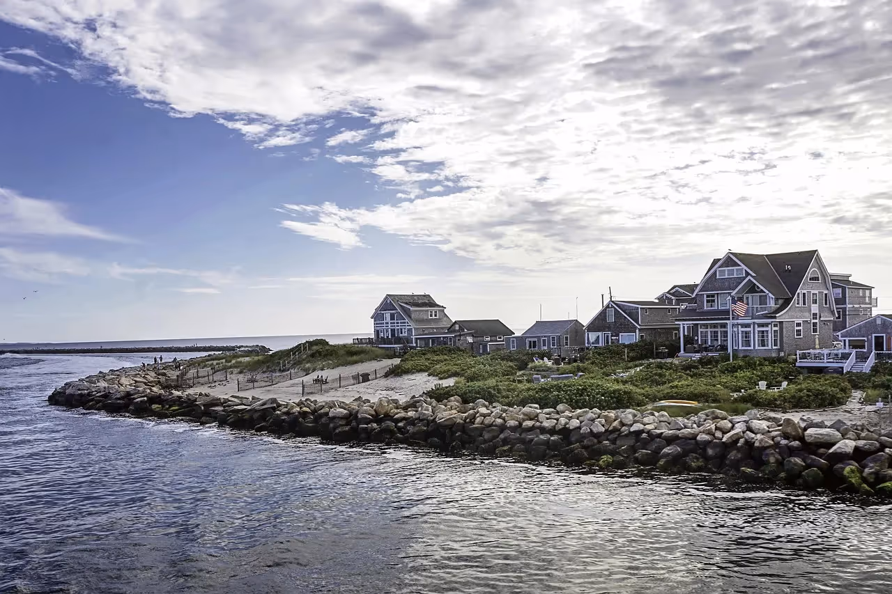 Stunning coastline of Rhode Island.