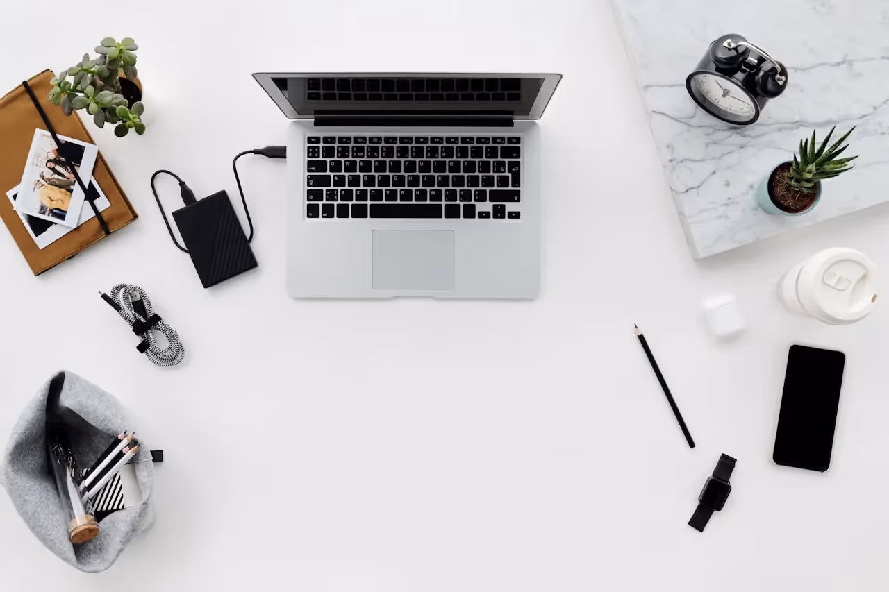 Essential Tech Gadgets for College Success