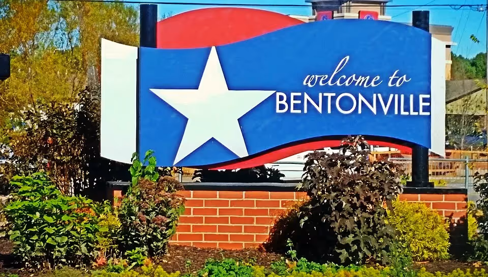 Population growth and demographics of Bentonville, AR.