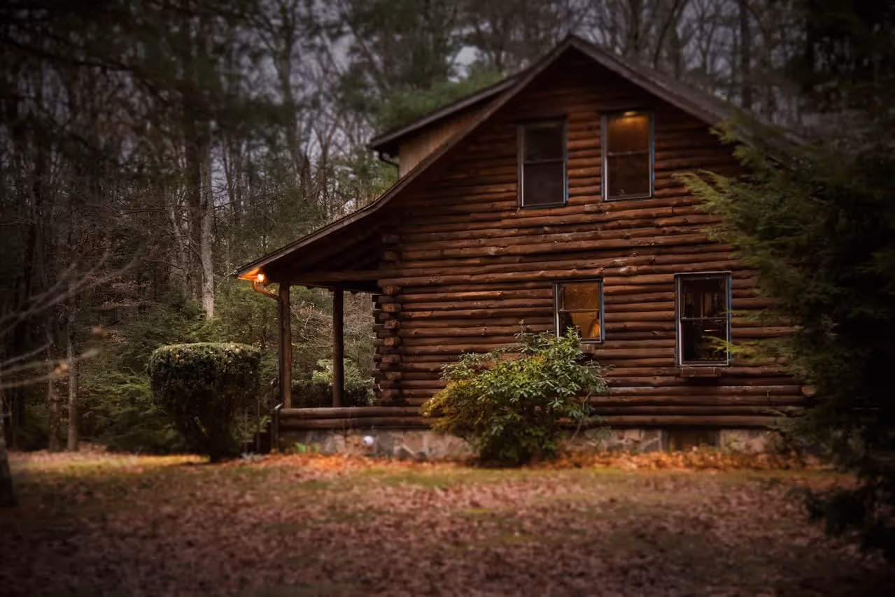 Rustic cabins with scenic views in Jasper, AR.