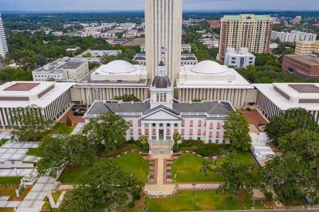 Tallahassee population trends and data.