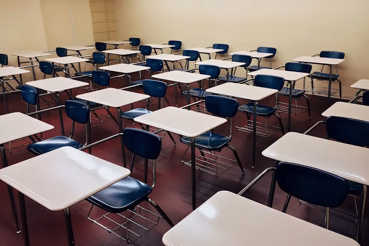 flipped-vs-traditional-classroom-teaching-style-comparison