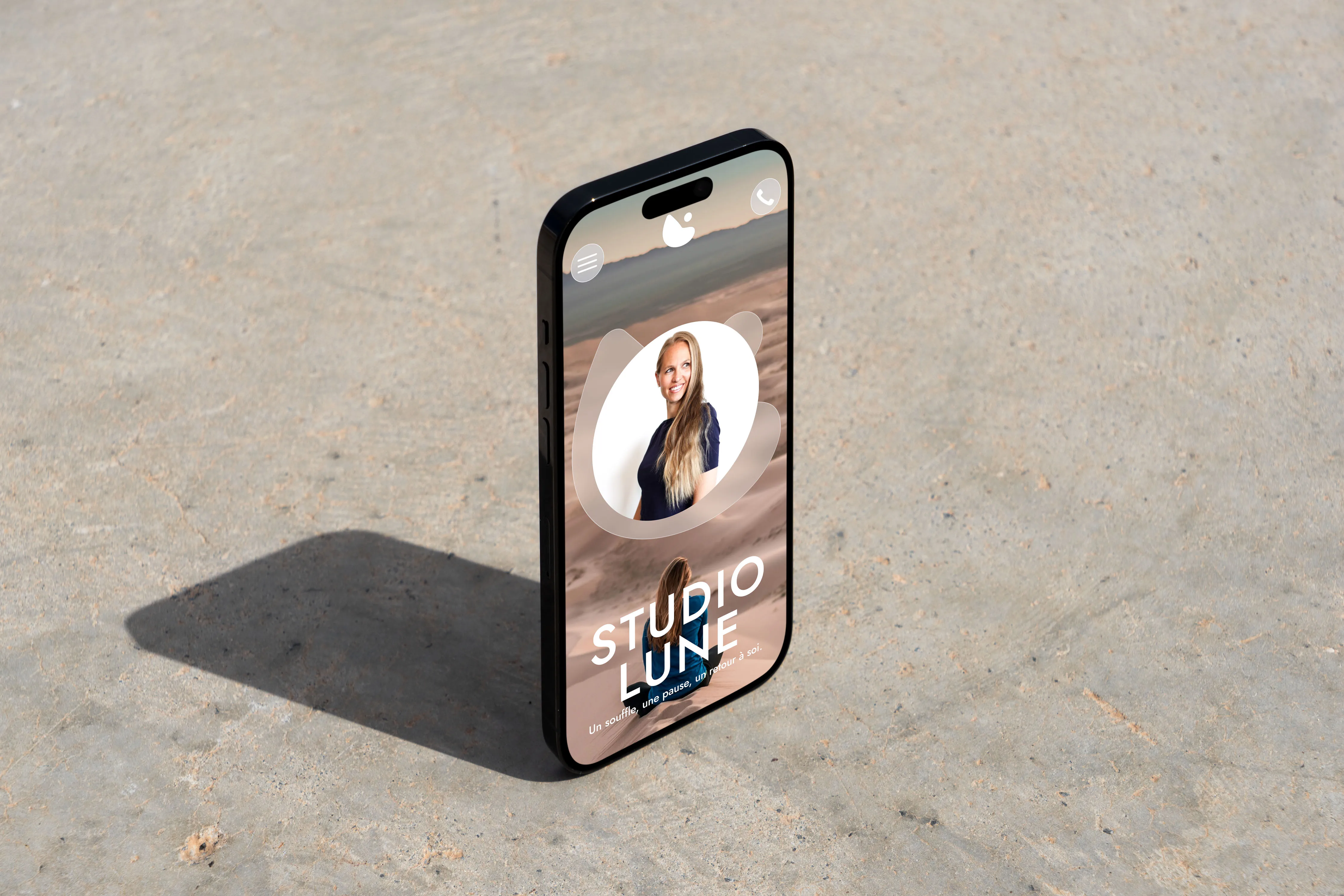 Studio Lune Mockup iPhone