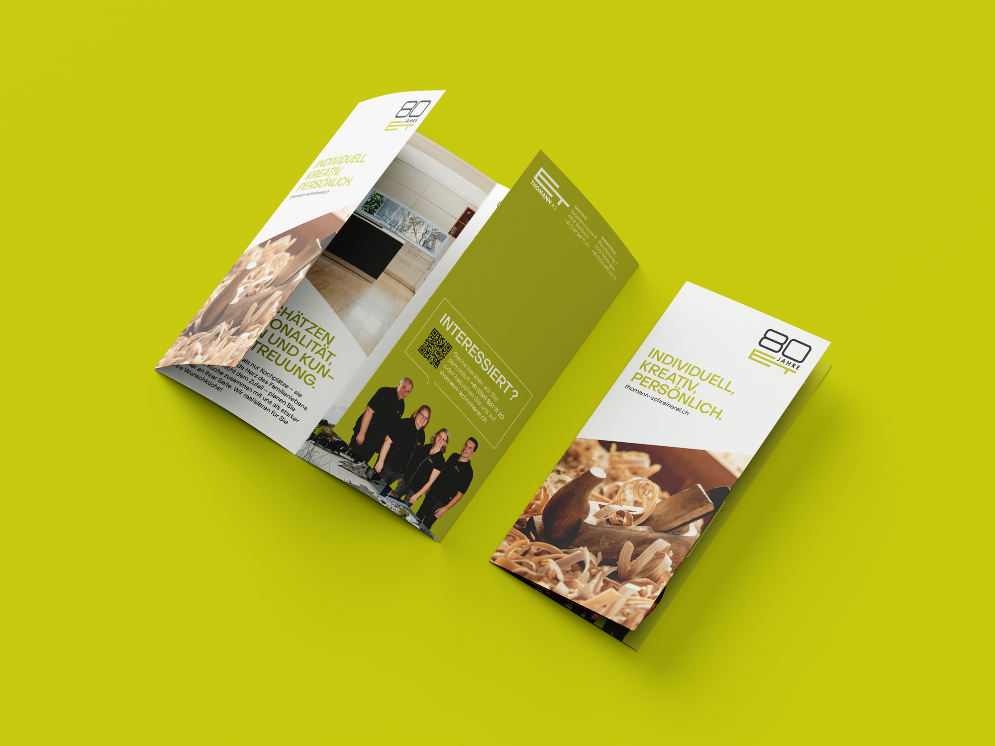 Thomann Image Broschüre gezeigt werden das Cover die Rückseite und ein ansatzweise zwei der vier Innenseiten