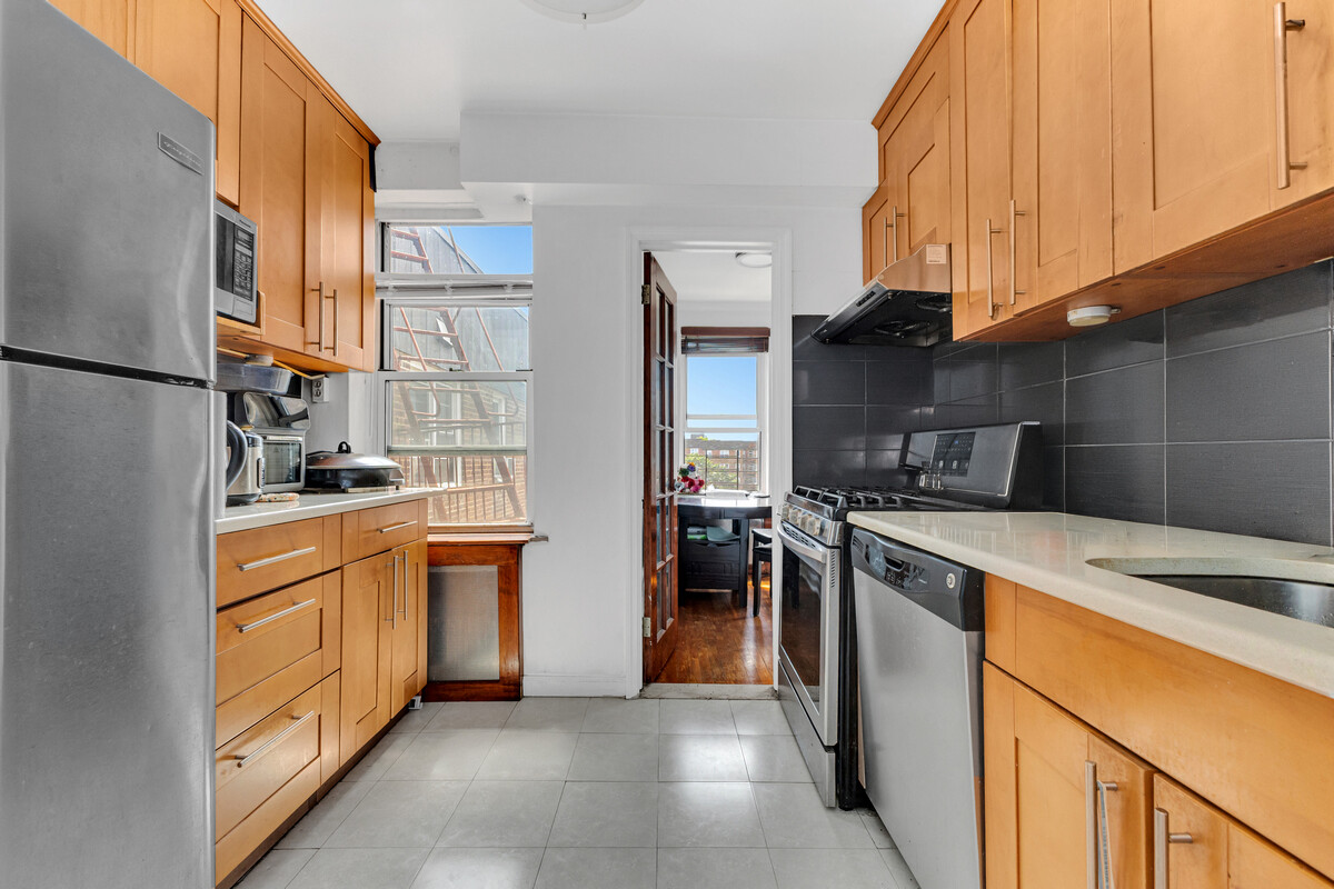 105-34 65th Ave #6E