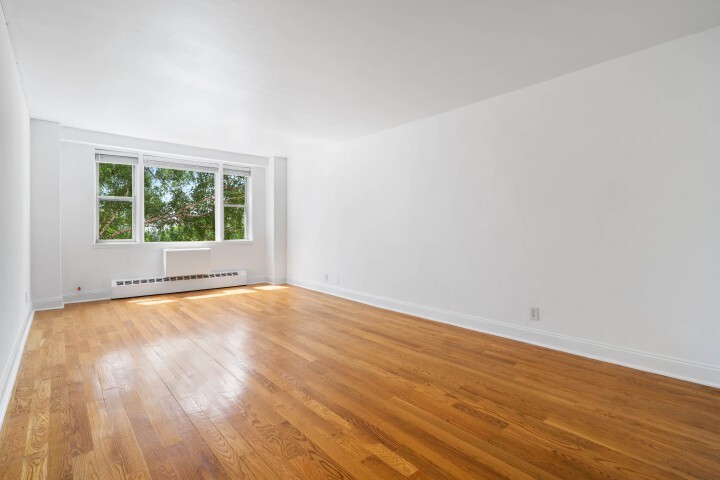 5700 Arlington Avenue #3N