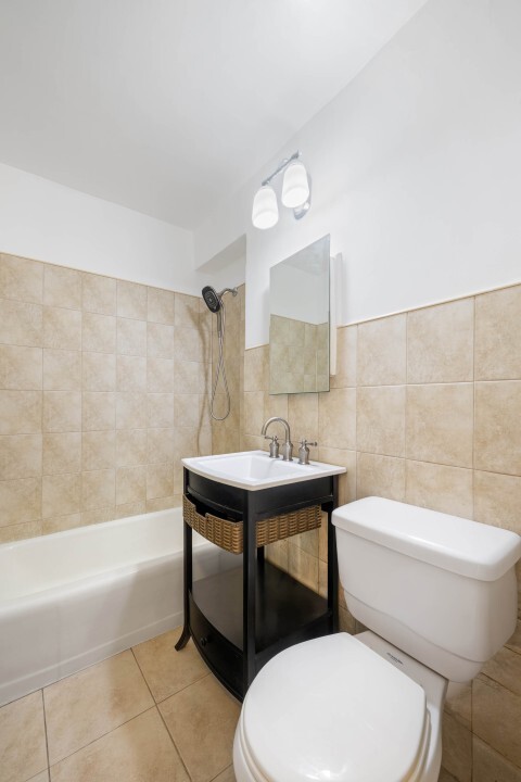 5700 Arlington Avenue #3N